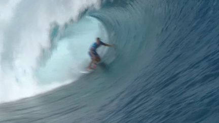 JO 2024 : en surf, les Français Kauli Vaast et Joan Duru qualifiés pour les quarts de finale