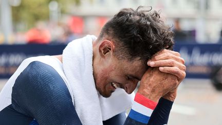 Le bonheur intense du paracycliste français Florian Bouziani, sacré champion du monde du contre-la-montre (C3), à Zurich (Suisse) le 24 septembre 2024. (ALEX WHITEHEAD / SIPA)