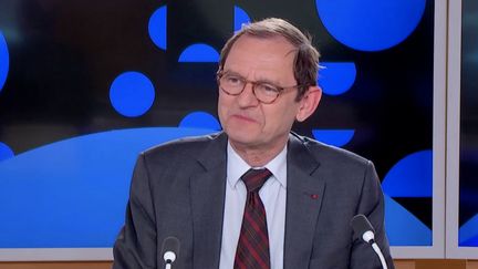 Travail : en France, certains secteurs "sont des déserts syndicaux", indique Bernard Vivier. (FRANCEINFO)