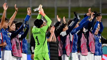 Les Japonaises après leur entrée en lice dans la Coupe du monde contre la Zambie, le 22 juillet 2023. (SAEED KHAN / AFP)