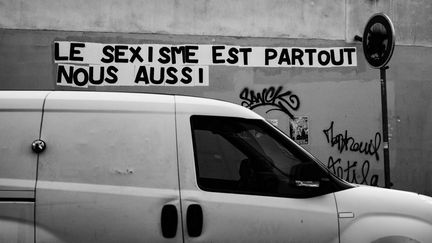 Un collage dénonçant le sexisme, sur un mur de Montreuil (Seine-Saint-Denis), le 7 novembre 2020. (NOEMIE COISSAC / HANS LUCAS / AFP)