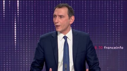 Laurent Jacobelli, porte-parole du Rassemblement national, était l'invité du "8h30 franceinfo" dimanche 23 janvier 2022.&nbsp; (FRANCEINFO / RADIOFRANCE)