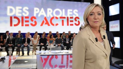 Marine Le Pen sur le plateau de l'&eacute;mission de France 2 "Des paroles et des actes", le 23 juin 2011. (BERTRAND GUAY / AFP)