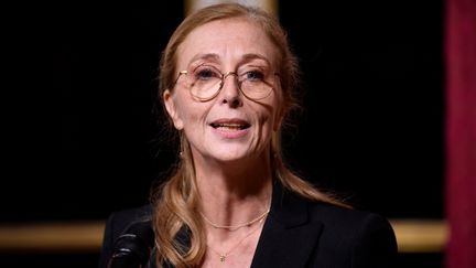 Charlotte Caubel,&nbsp;secrétaire d'État chargée de l'Enfance, à l'hôtel de Matignon à Paris, le 21 novembre 2022.&nbsp;&nbsp; (JULIEN DE ROSA / AFP)