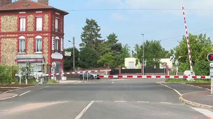 Val-d’Oise : deux agents de la sûreté ferroviaire tirent sur un homme armé (France 2)