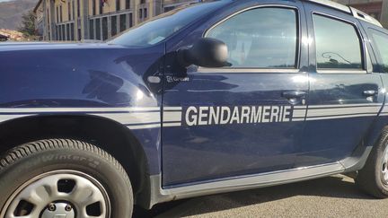 Une voiture de gendarmerie (photo d'illustration) (SÉBASTIEN BERRIOT / RADIO FRANCE)