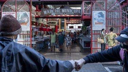 Le marché de Papeete, le 25 août 2020.&nbsp; (SULIANE FAVENNEC / AFP)