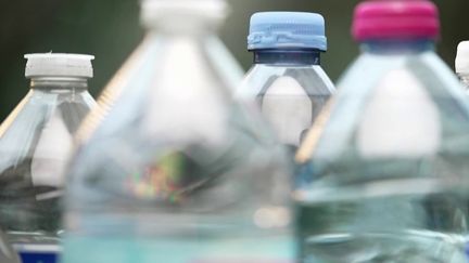 Ce mercredi 25 septembre, une nouvelle plainte de l'ONG Foodwatch visant Nestlé et Source Alma relance l'affaire de la fraude à l'eau minérale.