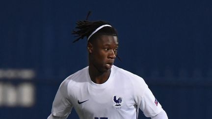 Eduardo Camavinga et les Bleuets ont condédéle nul face aux Îles Féroé, lundi 6 septembre. (ATTILA KISBENEDEK / AFP)