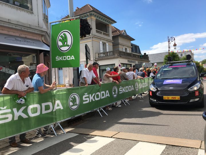 La voiture de la CGT&nbsp;lors de la quatrième étape entre Mondorf-les-Bains (Luxembourg) et Vittel (Vosges) du Tour de France, le 4 juillet 2017.&nbsp; (RAPHAEL GODET / FRANCEINFO)