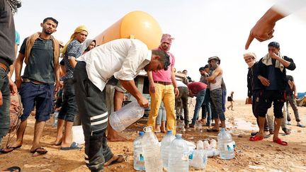 Près de Tataouine, des manifestants réclament un partage équitable des ressources, le 11 mai 2018. (Reuters/Zoubeir Souissi)