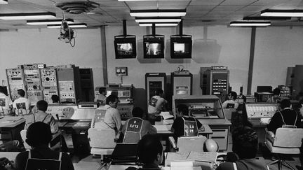 Le centre de contrôle de la base spatiale de Kourou (Guyaneà au début des années 70. (KEYSTONE-FRANCE / GAMMA-KEYSTONE)