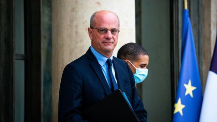 Jean Michel Blanquer à la sortie du conseil des ministres, le 28 juillet 2021 à Paris. (XOSE BOUZAS / AFP)