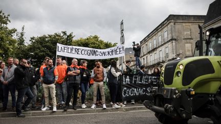 Les vignerons de Cognac manifestent fiscales chinoises, à Cognac (Charente), le 17 septembre 2024. (THIBAUD MORITZ / AFP)