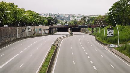 L'autoroute A13 à hauteur de Saint-Cloud, le 19 avril 2024. (PHILIPPE LABROSSE/MAXPPP)