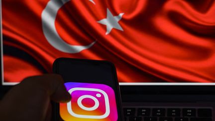 Instagram, comme les autres réseaux et médias, sous surveillance du pouvoir turc. Photo d'illustration (YASIN AKGUL / AFP)