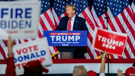 Donald Trump realiza un mitin como parte de su campaña presidencial el 9 de marzo de 2024 en Roma, Georgia, EE.UU.  (Novela de Elías/AFP)