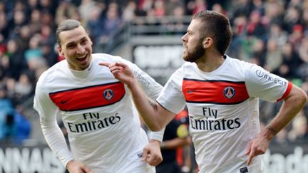 Jérémy Menez et Zlatan Ibrahimovic (PSG) (DAMIEN MEYER / AFP)