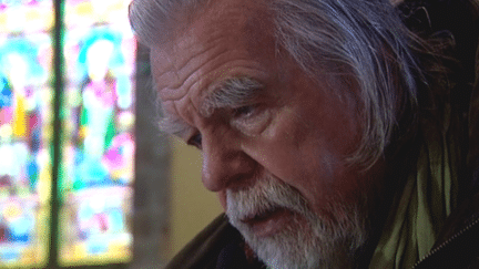 Michael Lonsdale lit des textes de l'évangile selon Saint-Jean à la Cathédrale de Tulle (Corrèze)
 (France3 / Culturebox)