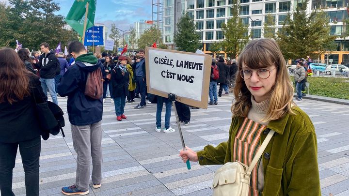 Laurène a choisi ce terme en référence à "l'affaire de la meute", le viol collectif d’une jeune fille aux fêtes de Pampelune par cinq hommes. C'est une affaire qui a mené l'Espagne à réformer son code pénal. Elle s'attribue le terme "meute" pour que la peur et "la honte change de camp". (PAOLA GUZZO / RADIOFRANCE)