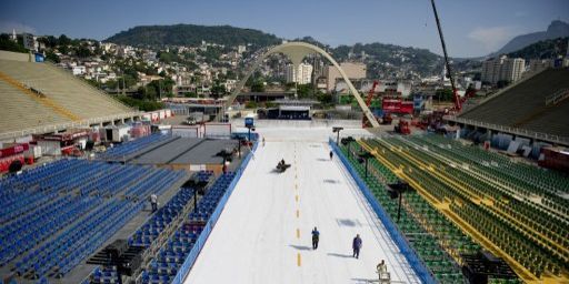 Sambodrome de Rio de Janeiro, le 8 février 2013. Il accueille les défilés des écoles de samba pour le carnaval. (AFP PHOTO/VANDERLEI ALMEIDA)