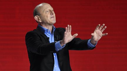 Jean-Luc Bennahmias, lors du deuxième débat de la primaire de la gauche, le 15 janvier 2017, à Paris. (BERTRAND GUAY / AFP)