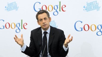 Nicolas Sarkozy dans les locaux de Google France (6 décembre 2011) (AFP)