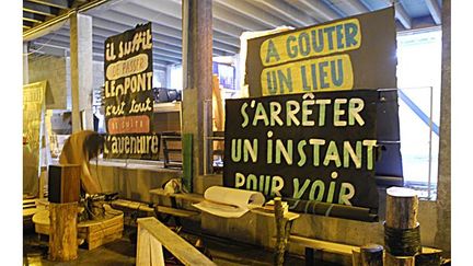 Ce recoin du premier sous-sol sert de lieu de concert éphèmère pour l&#039;entre-ouverture, avant de devenir un bar à jus de fruits bio
 (Photo Valérie Oddos / Culturebox)