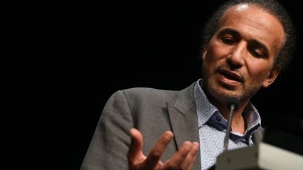 Tariq Ramadan, le 26 mars 2016, à Bordeaux (Gironde).&nbsp; (MEHDI FEDOUACH / AFP)