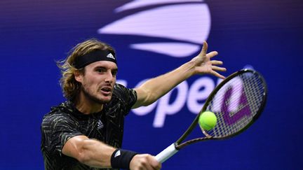 Stefanos Tsitsipas face à&nbsp;Adrian Mannarino&nbsp;au&nbsp;second tour de l'US Open, mercredi 1er septembre 2021.
 (ED JONES / AFP)