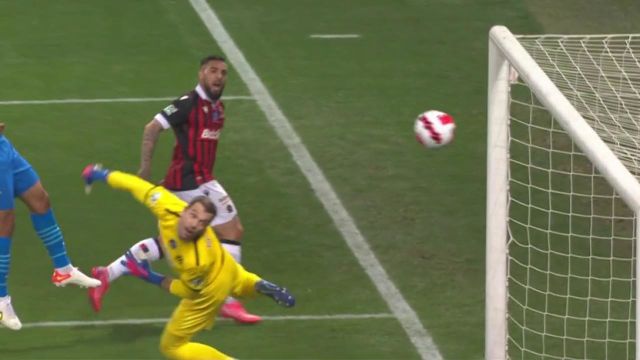 Sur un centre absolument superbe d'un Justin Kluivert complètement intenable ce soir, Andy Delort reprend au second poteau et envoie un subtile ballon dans la lucarne opposée ! Ça fait 4-1 pour l'OGCN de Galtier qui déroule ce soir face à Marseille !