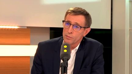 Le président de la Fédération nationale des coopératives laitières et président du groupe Laïta,&nbsp;Dominique Chargé, le 24 octobre 2017. (FRANCEINFO)