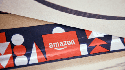 Des cartons Amazon, accusé par UFC-Que choisir, avec sept autres sites de commerce en ligne, de tromperie sur les promotions. (AFP)