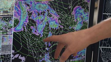 Observation radar au centre météorologique d’Oklahoma (USA)  (Reuters/ Gene Bleving)