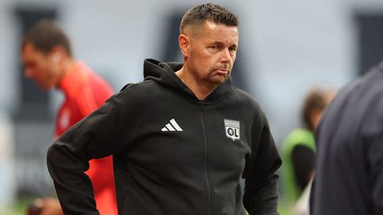 Lyon coach Pierre Sage on the evening of OL's defeat in Rennes, in Ligue 1, August 18, 2024. (FRED TANNEAU / AFP)