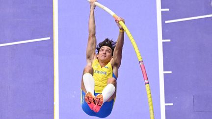 JO 2024 : le relais mixte en triathlon pour débuter, Simone Biles et Armand Duplantis en chercheurs d'or... Suivez la journée olympique