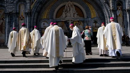 Des évêques français lors d'une réunion à Lourdes (Hautes-Pyrénées), le 25 mars 2021. (LAURENT FERRIERE / HANS LUCAS / AFP)