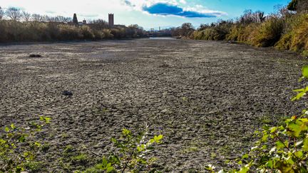 Le niveau du fleuve Agly au plus bas / le lit de l'Agly a sec au niveau du passage a gue de Rivesaltes dans les Pyrenees-Orientales le 6 janvier 2023. (MICHEL CLEMENTZ / MAXPPP)