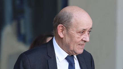 Jean-Yves Le Drian quitte le palais de l'Elysée, le 13 février 2019.&nbsp; (MUSTAFA YALCIN / ANADOLU AGENCY / AFP)