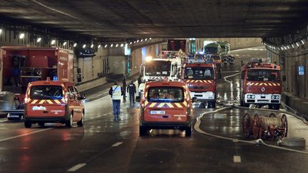 Des fuites dues &agrave; une rupture de canalisation avaient entra&icirc;n&eacute; la fermeture d'une partie de la rocade, dans le sud-ouest de Paris, mardi 16 d&eacute;cembre.&nbsp; (THOMAS SAMSON / AFP)