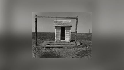 Wright Morris, "Cabinet extérieur, Nebraska", 1947 (© Estate of Wright Morris)