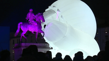 Les anooki place Bellecour
 (France 3 Culturebox Capture d&#039;écran)