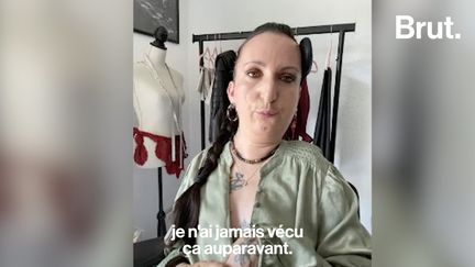 “La société Turkish Airlines a refusé de me prendre à bord de son avion, pour cause de handicap trop imposant”. Le 2 mai 2022, alors que Lucie s’apprêtait à prendre un vol en direction de la Turquie, la jeune femme en fauteuil roulant se retrouve face à des sièges inadaptés à son handicap.