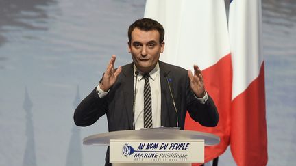 Philippot accuse Ruquier d'être un "militant anti-FN", l'animateur "le prend comme un compliment"