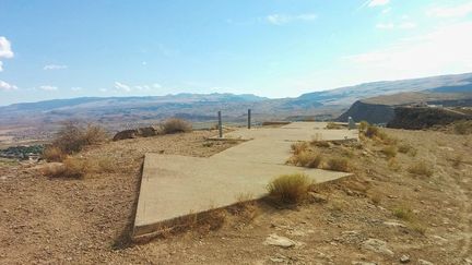 Etats-Unis : flèche de béton visible du ciel. (&quot;Transcontinental Air Mail Route Beacon 37A&quot; by Dppowell )