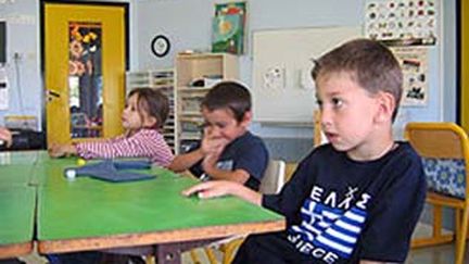 &nbsp; (Radio France La rentrée de Baptiste l?an dernier, à l?école maternelle de Bordères, dans les Landes. L?école a intégré quatre enfants handicapés dont Baptiste, qui souffre d'une hémiparalysie.)