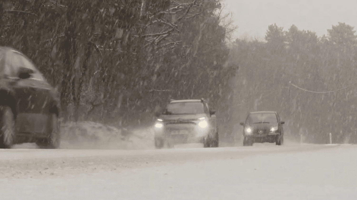 Pisode De Froid La Neige Et Le Verglas Causent La Pagaille Sur Les