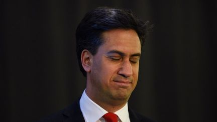 Le leader du Parti Travailliste Ed Miliband, &agrave; Doncaster (Royaume-Uni), le 8 mai 2015. (OLI SCARFF / AFP)