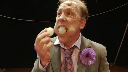 Jamie Adkins dans Circus Incognitus (M Brugnière France 3 Ile-de-France)