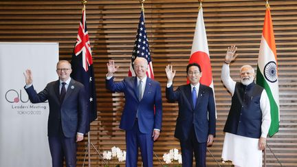 Le président américain Joe Biden ainsi que les Premiers ministres australien, japonais et indien, Anthony Albanese, Fumio Kishida et Narendra Modi, le mardi 24 mai à Tokyo. (KYODO / MAXPPP)